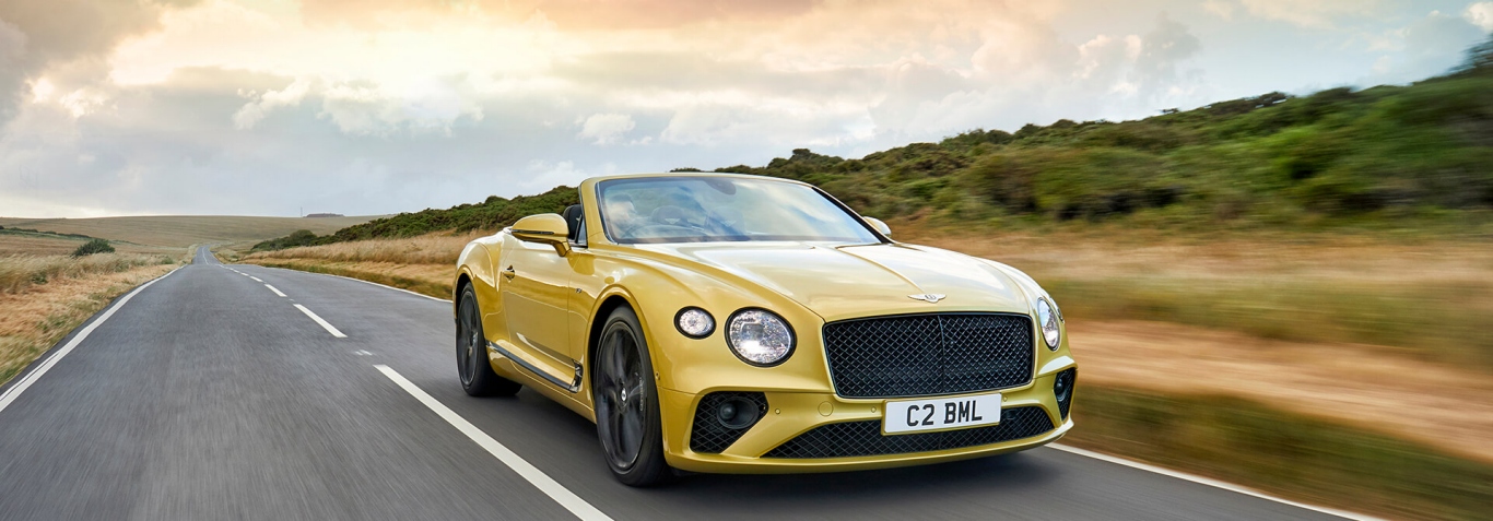 Continental-GT-V8-Convertible-dynamic-front-1920x670