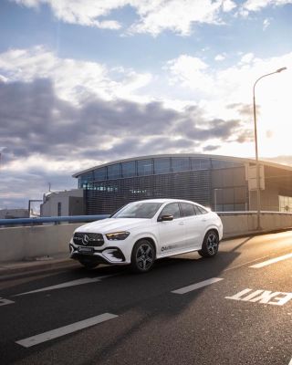 Mercedes-Benz GLE 450d 4MATIC Kombinace síly, elegance a komfortu, kterou si zamilujete na první pohled. Prémiová výbava,...